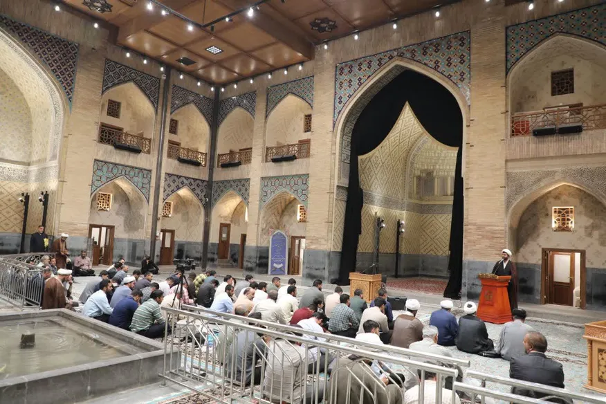 طنین تلاوت جهادگران قرآنی قرارگاه منطقه‌ای ثامن‌الائمه(ع) نیروی زمینی سپاه در جوار بارگاه منور رضوی