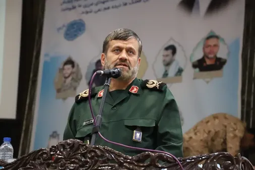 سپاه با تکیه بر آرمان شهدا همچنان ایستاده است
