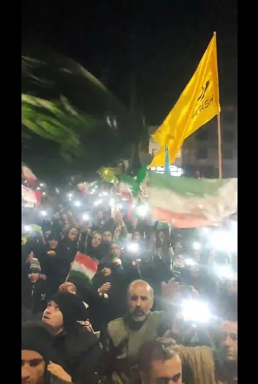 رجز خوانی مردم کنگاور در شب ۲۸ اجتماع مردمی لشکر صاحب الزمان (عج)