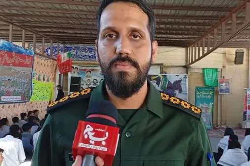 حضور دانش&zwnj;آموزان زاهدان در گلزار شهدا به مناسبت آغاز هفته بسیج و استکبارستیزی