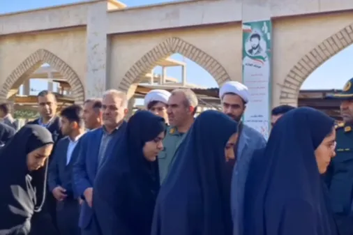 کاروان ۲۰۰ نفره&zwnj;ی دانش&zwnj;آموزان پلدختری و معمولانی به مناطق عملیاتی جنوب اعزام شدند