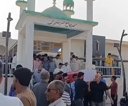 پیکر پنجمین شهید حمله به مراسم عروسی در بندرکوهستک تشییع شد
