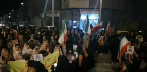 ۷۲ شب ایستادگی مردم گیلانغرب در میدان خیابان