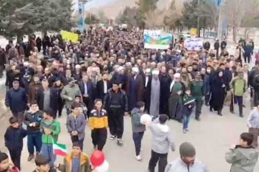 راهپیمایی پرشور با حضور پررنگ مردم روانسر