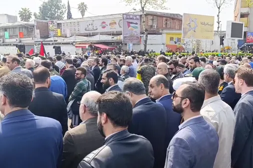 تجمع مردم رشت در میدان مصلی این شهر در روز قدس برای دفاع از مردم مظلوم فلسطین و غزه