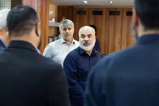 فرمانده نیروی زمینی سپاه از خبرگزاری تسنیم بازدید کرد