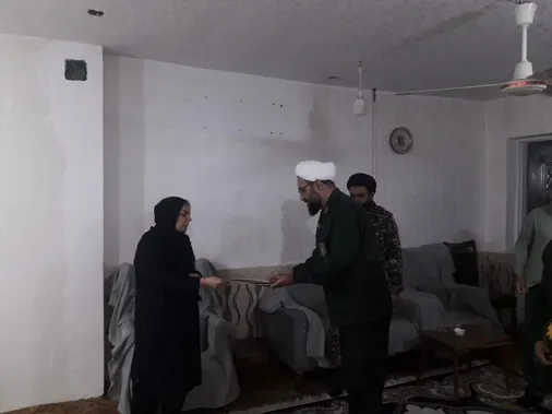 دیدار مسئول نمایندگی ولی فقیه در سپاه حضرت ولیعصر(عج) خوزستان با خانواده شهیدحمیدرضا علیجانی در مسجدسلیمان