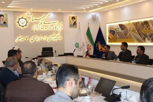 نشست نمایندگان مشهد با مدیرعامل موسسه نصر؛ تمرکز بر عمران و محرومیت&zwnj;زدایی شرق کشور