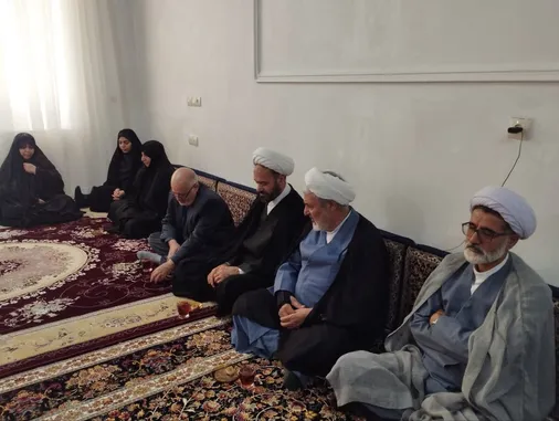 دیدار حجت&zwnj;الاسلام&zwnj;والمسلمین طیبی&zwnj;فر با خانواده شهدا در کرمانشاه