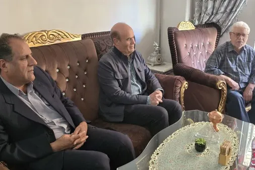 دیدار مدیرکل محیط زیست آذربایجان شرقی با خانواده شهید نوجوان محمدعلی احدی&zwnj;فرد