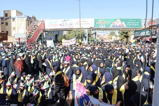 برگزاری راهپیمایی روز دانش&zwnj;آموز در شهرستان سمنان