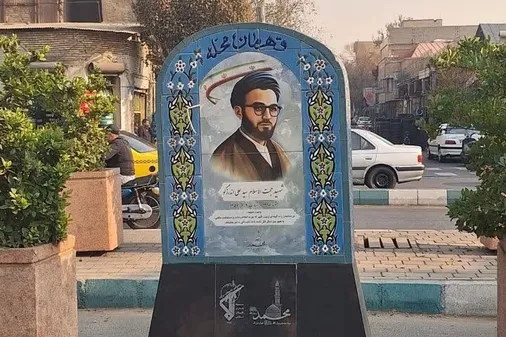 نصب تصویر شهید در قالب ۵ سازه در نقاط مختلف محله شهید هرندی