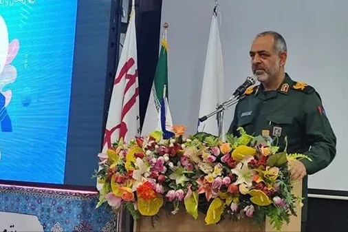 دشمن با بزرگنمایی مشکلات در پی ناامید کردن مردم است