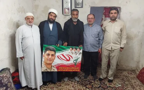 دیدار نماینده رهبر معظم انقلال با خانواده سرباز شهید سید حامد شریفی