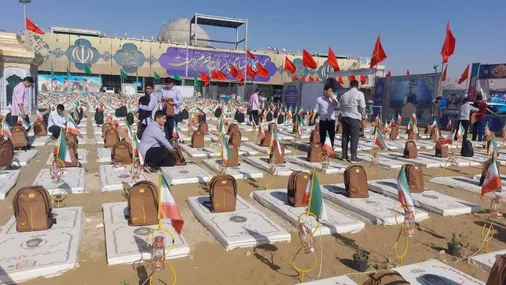 رزمایش مواسات و همدلی؛ لبخند دانش&zwnj;آموزان با اهدای ۲۵هزار بسته&zwnj; آموزشی برگزار شد