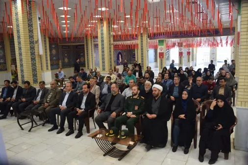 عطرافشانی گلزار شهدا به مناسبت روز خبرنگار