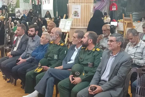 نمایشگاه &laquo;اسوه بسیج&raquo; در دهاقان افتتاح شد