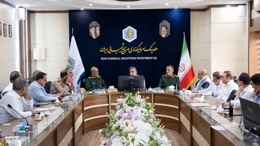 آیین اهدای ۶۰۰ بسته معیشتی به نیازمندان با حضور جانشین فرماندهی استان اصفهان