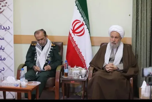 دیدار فرمانده و معاونین سپاه فجر فارس با حضرت آیت&zwnj;الله دژکام