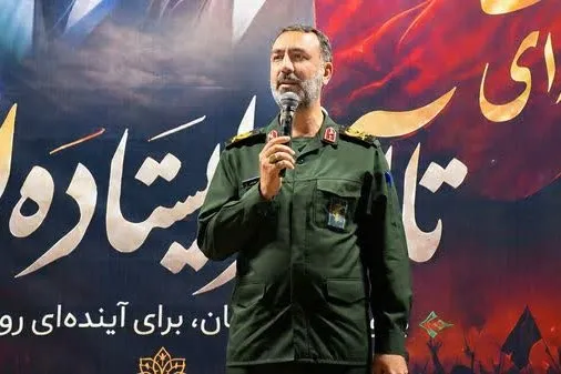 هرگز تنگه هرمز را به دست بیگانگان نخواهیم سپرد