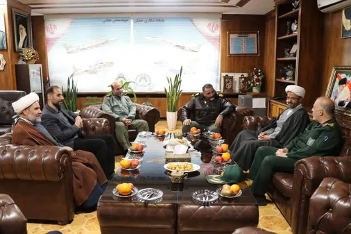 دیدار فرمانده سپاه صاحب الزمان (عج) با فرمانده پایگاه هشتم شکاری