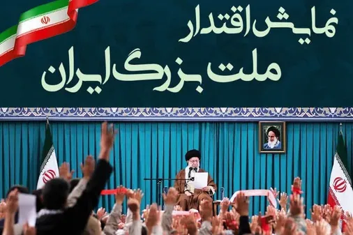 بسیج در حقیقت مظهر یک وحدت مقدس میان افراد ملت است