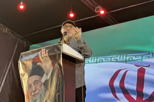 پنجه در پنجه دشمن در برابر هرگونه زیاده&zwnj;خواهی خواهیم جنگید