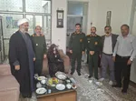تجلیل از خانواده‌ معزز شهدا در دیدار فرمانده سپاه استان البرز، با خانواده شهیدان صمدی و انور حسینی