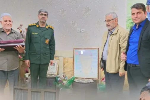 تکریم خانواده&zwnj;های شهید عزیزمراد مهاجرنیا و شهید صیدحسن مرادی