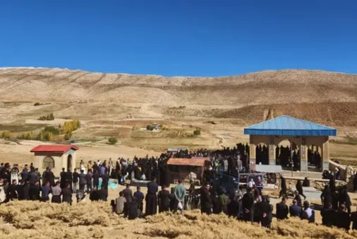 تشییع پدر شهید &laquo;رحم&zwnj;خدا مولایی&raquo; در روستای شیخ علیخان