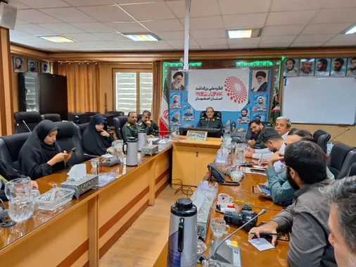 دفاع مقدس از افتخارات ایرانی ها و ملت سرافراز ایران است
