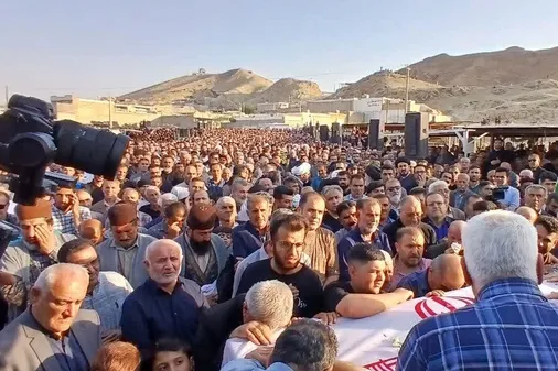 تشییع باشکوه پیکر جانباز 70 درصد شهید فتح الله بناری در گلزار شهدای درویشان باغملک