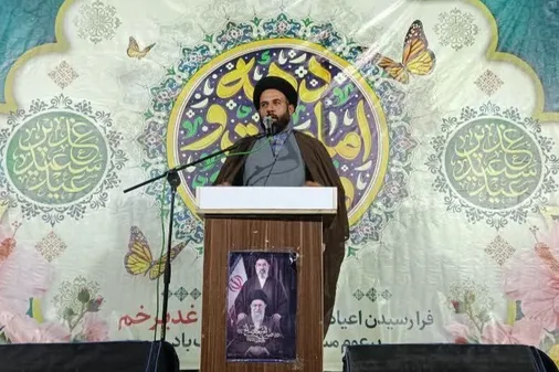 بصیرت قطب&zwnj;نمای حرکت دینی است