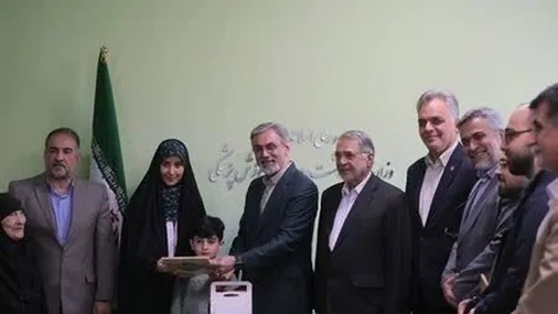 تجلیل وزارت بهداشت از پرستار فداکار بیمارستان خاتم&zwnj;الانبیاء(ص)