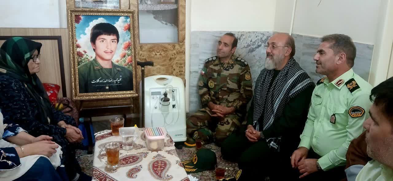 دیدار با خانواده شهیدان حمیدرضا احمدزاده کلات و جهانگیر باغچقی دیدار با خانواده شهیدان حمیدرضا احمدزاده کلات و جهانگیر باغچقی