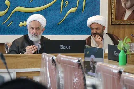 دیدار صمیمانه رئیس سازمان بسیج با اساتید و نخبگان علمی طلاب و روحانیون استان اصفهان