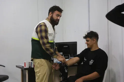 خدمت&zwnj;رسانی تیم درمانی بسیج جامعه پزشکی استان کرمانشاه و اورژانس پیش بیمارستانی در درمانگاه علوم پزشکی