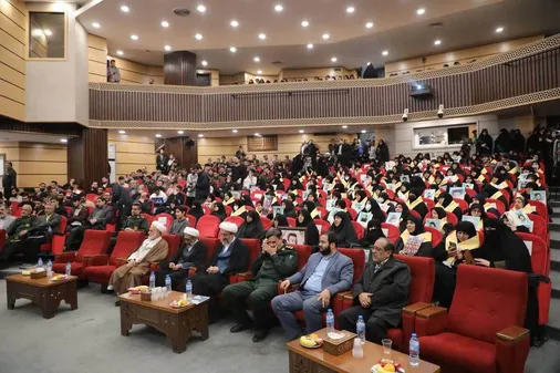 تکریم همسران و مادران شهدا در دانشگاه قم