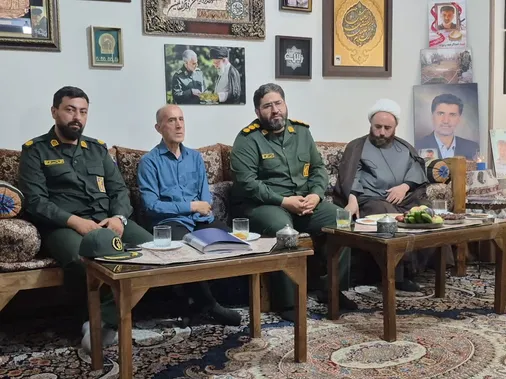 دیدار مسئولان مهرشهر کرج، با خانواده شهید مدافع حرم عبدالرشید رشوند