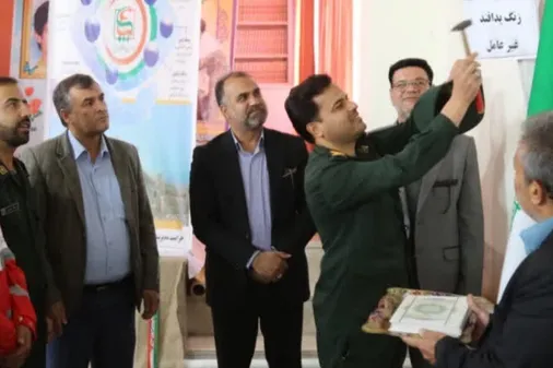 برگزاری زنگ هفته بسیج دانش&zwnj;آموزی و پدافند غیرعامل در دبیرستان صدرا زرند
