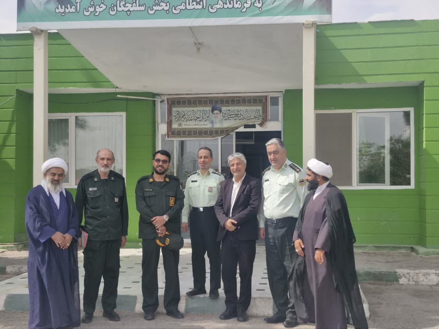 تکریم حافظان نظم و امنیت در هفته انتظامی با حضور مسئولان بخش سلفچگان