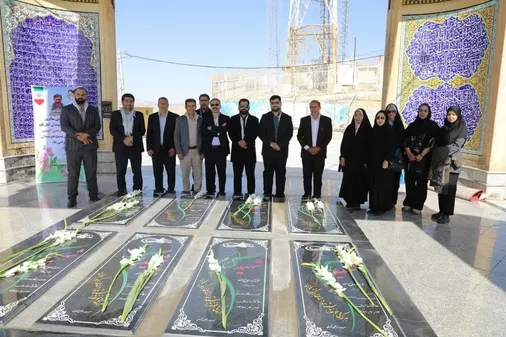 تجدید میثاق هنرمندان چهارمحال وبختیاری با شهدا همزمان با هفته هنر انقلاب اسلامی