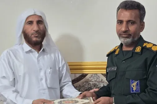 تجلیل از خانواده شهید اهل سنت در جاسک؛ نماد وحدت و ایثار