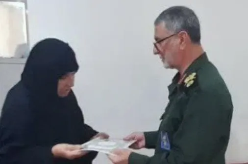 دیدار فرمانده سپاه ایلام با خانواده شهید سیدی