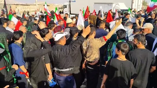 سوگواری خیل عظیم عاشقان در مسجد مقدس جمکران همزمان با آخرین دیدار و وداع با امام خامنه&zwnj;ای عزیز شهید