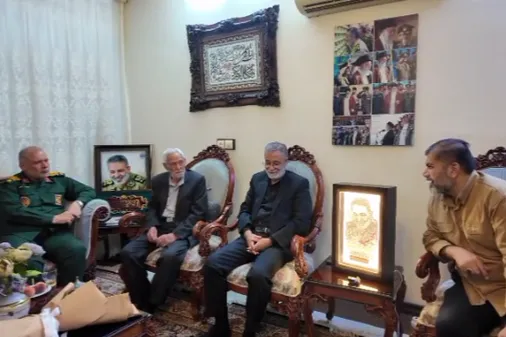 لحظه اعلام شهید شاخص سال استان قم در منزل این شهید بزرگوار