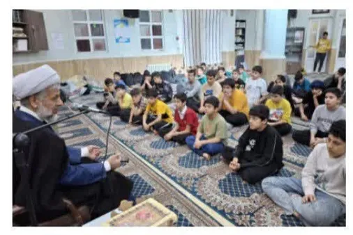 حضور پرشور دانش&zwnj;آموزان شاهین شهری در مراسم  معنوی اعتکاف