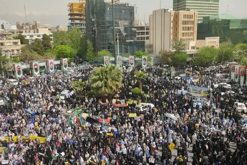 حضور باشکوه مردم انقلابی در تجمع ضد صهیونیستی میدان فلسطین