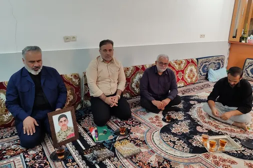 دیدار نمایندگان فرمانده نیروی زمینی سپاه و قرارگاه منطقه&zwnj;ای کربلا از خانواده&zwnj;های معزز شهدای اقتدار