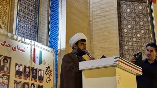 سخرانی حجت&zwnj;الاسلام احمدی مسئول دفترنمایندگی ولی فقیه سپاه ناحیه قصرشیرین در اجتماعات شبانه مردم مومن و انقلابی شهرستان سرپل ذهاب به مناسبت هفته مبارک عقیدتی